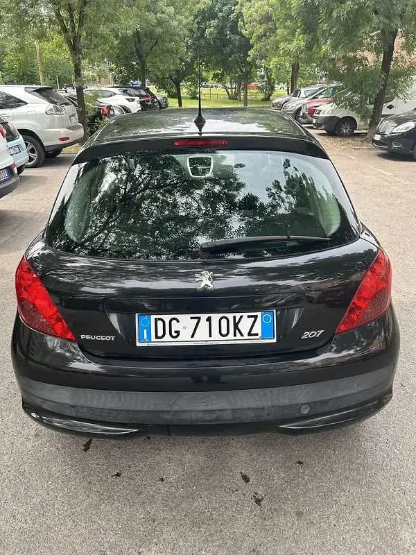 Usata Peugeot 207 73 CV (53 kW) 2009 Nero Berlina