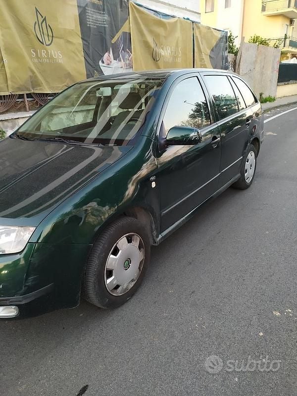 Usata Skoda Fabia 68 CV (50 kW) 2001 Verde Station wagon