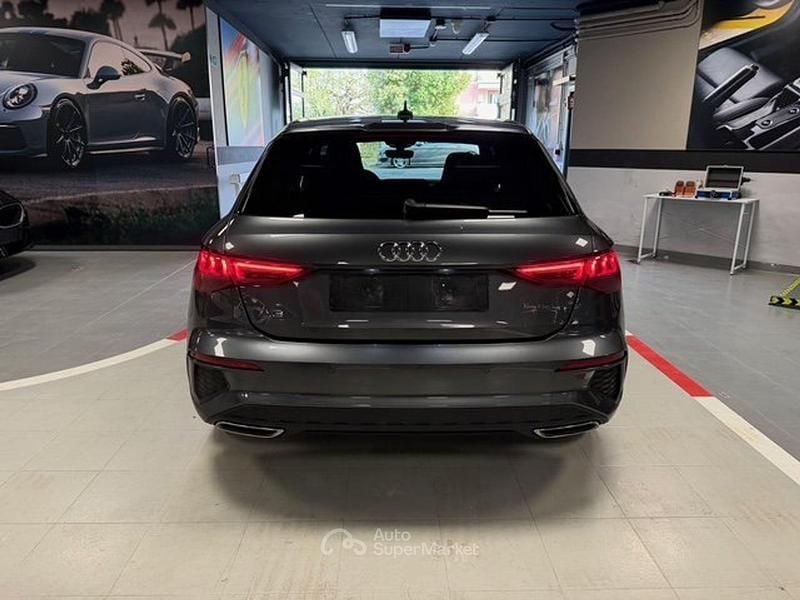 Usata Audi A3 S-Line 150 CV (110 kW) 2023 Gray Berlina