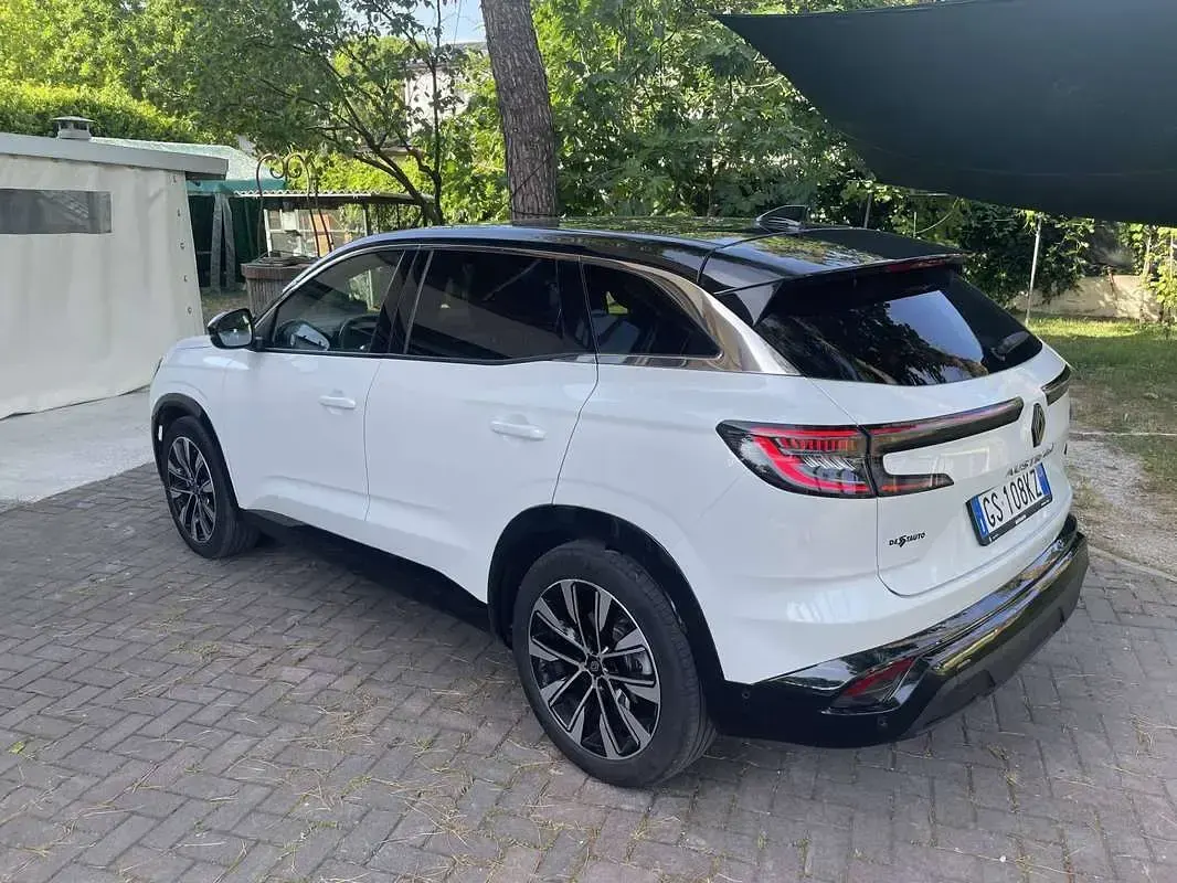 Usata Renault Austral Techno 131 CV (96 kW) 2024 Bianco SUV