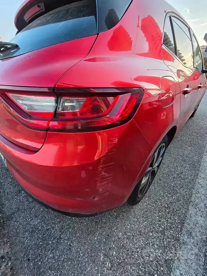 Usata Renault Mégane IV 110 CV (80 kW) 2017 Rosso Berlina