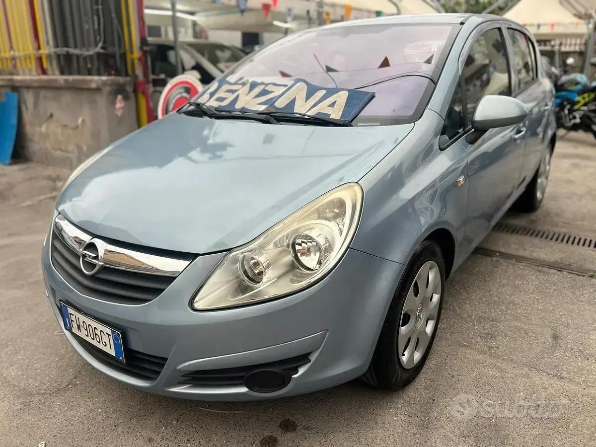 Usata Opel Corsa 80 CV (58 kW) 2009 Blu Utilitaria