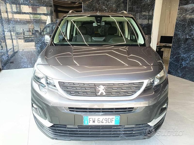 Usata Peugeot Rifter Active 102 CV (75 kW) 2019 Nero Monovolume