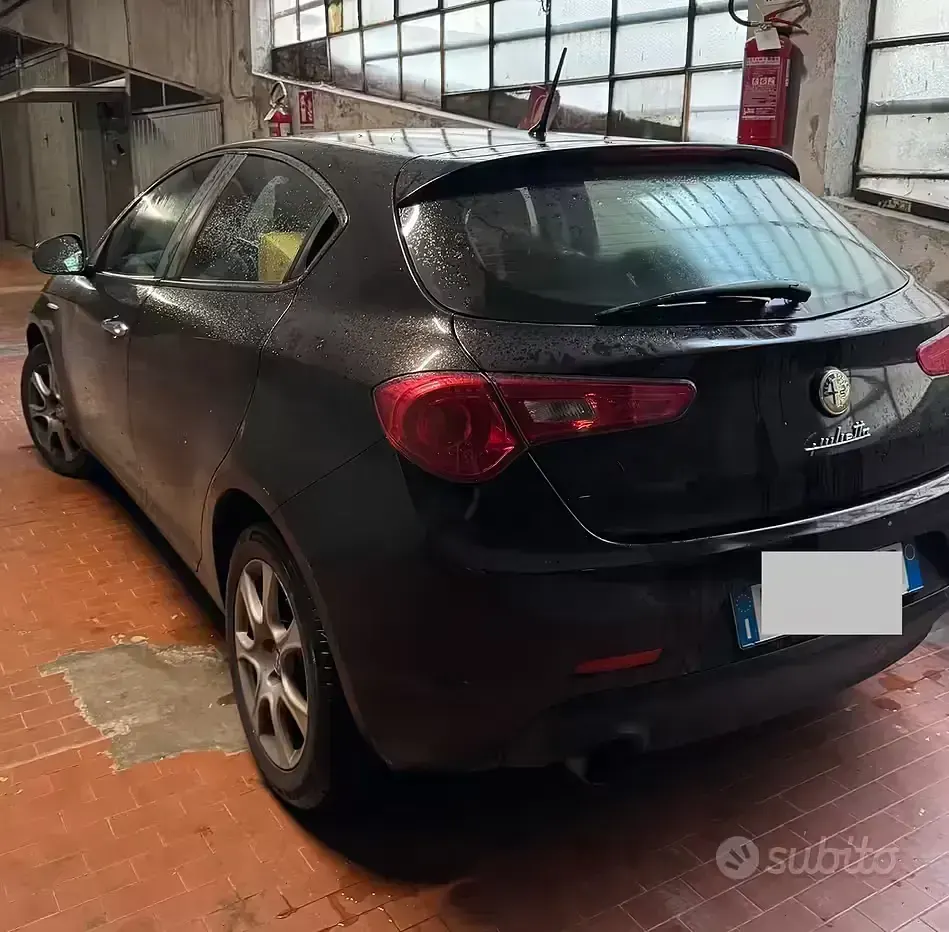 Usata Alfa Romeo Giulietta 109 CV (80 kW) 2012 Nero Utilitaria