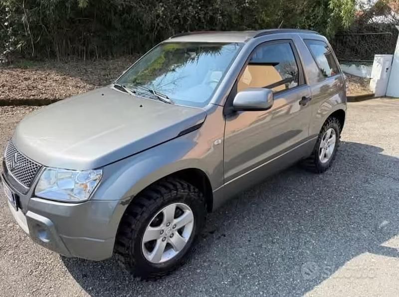 Usata Suzuki Vitara 2005 Grigio SUV