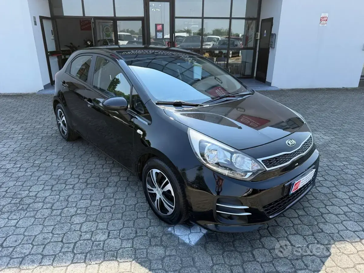 Usata Kia Rio Active 85 CV (62 kW) 2016 Nero Utilitaria