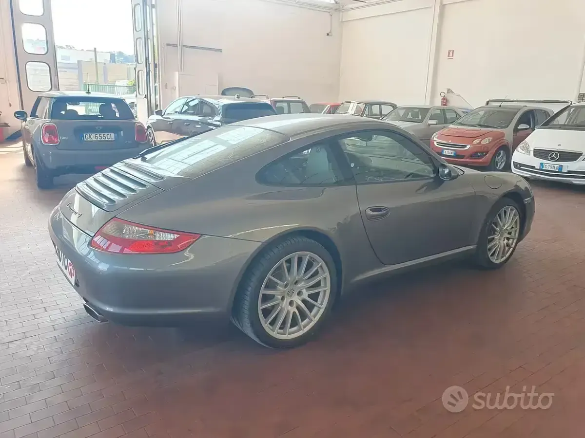 Usata Porsche 911 Carrera 4 325 CV (239 kW) 2007 Grigio Coupé
