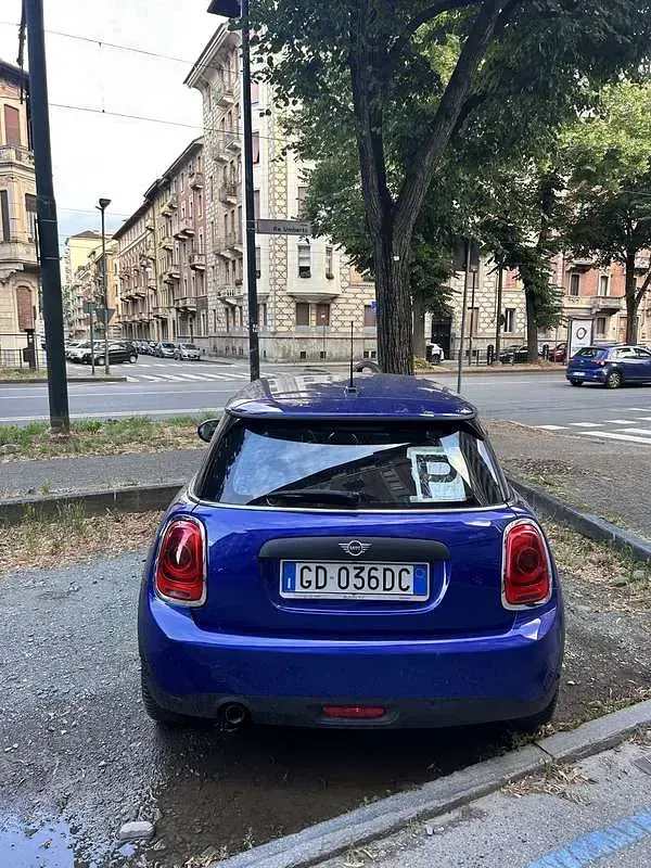 Usata Mini ONE 75 CV (55 kW) 2020 Blu/azzurro Utilitaria
