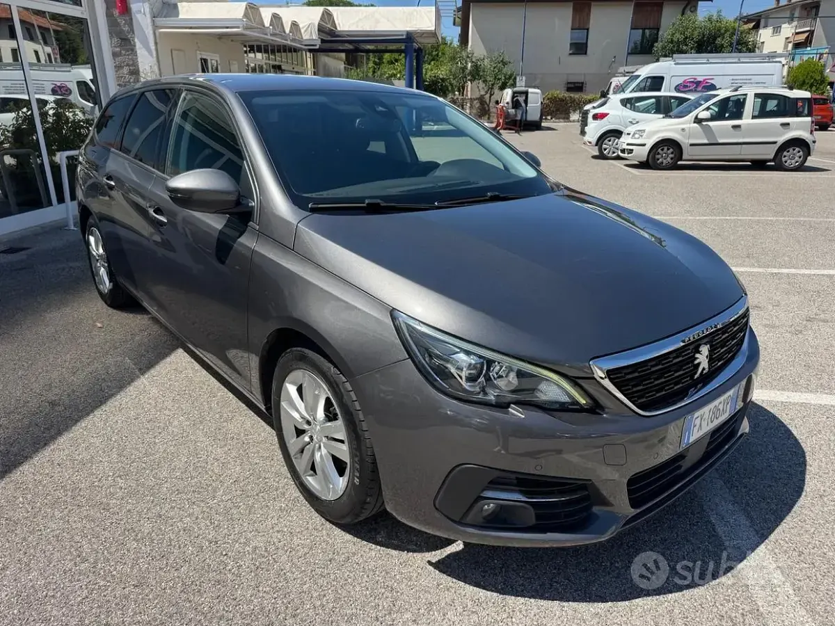 Usata Peugeot 308 Business-Line 131 CV (96 kW) 2019 Grigio Station wagon