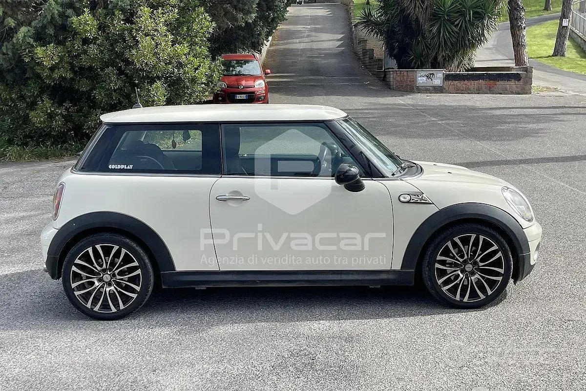 Begagnad Mini ONE 95 HK (69 kW) 2008 Vit Halvkombi