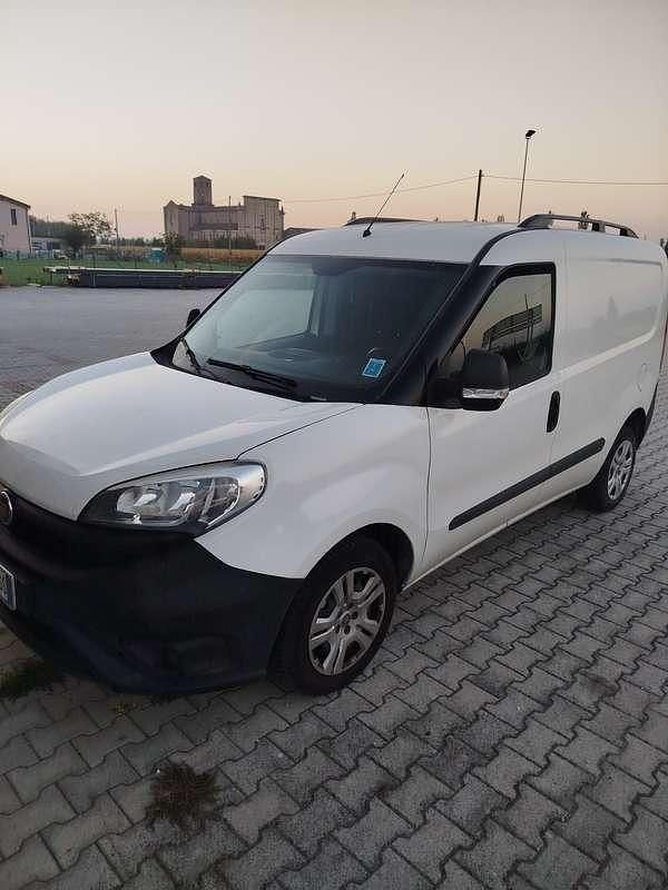 Usata 2017 Fiat Doblò Pop Monovolume | 7900 € (Buon prezzo) - Immagine 1/4