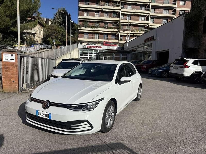 Usata VW Golf VIII Life 131 CV (96 kW) 2021 Bianco Berlina