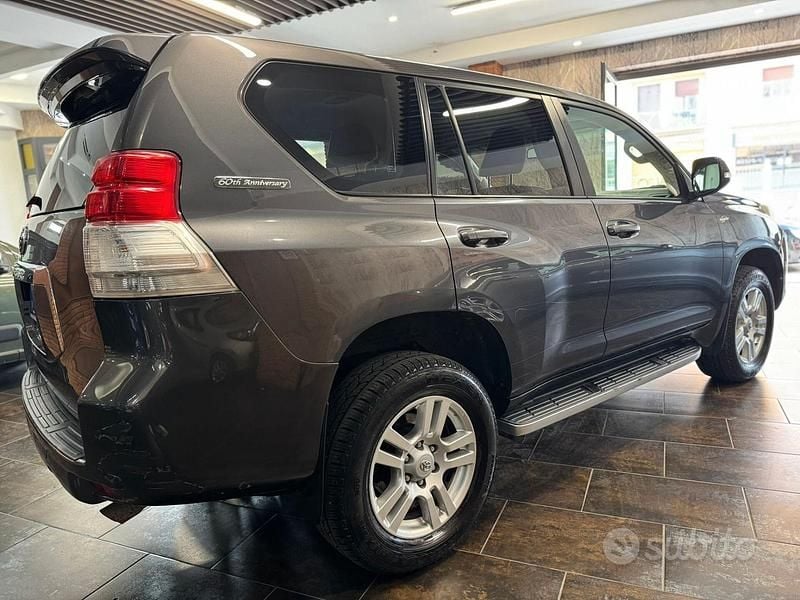 Usata Toyota Land Cruiser Sol 190 CV (139 kW) 2011 Grigio SUV