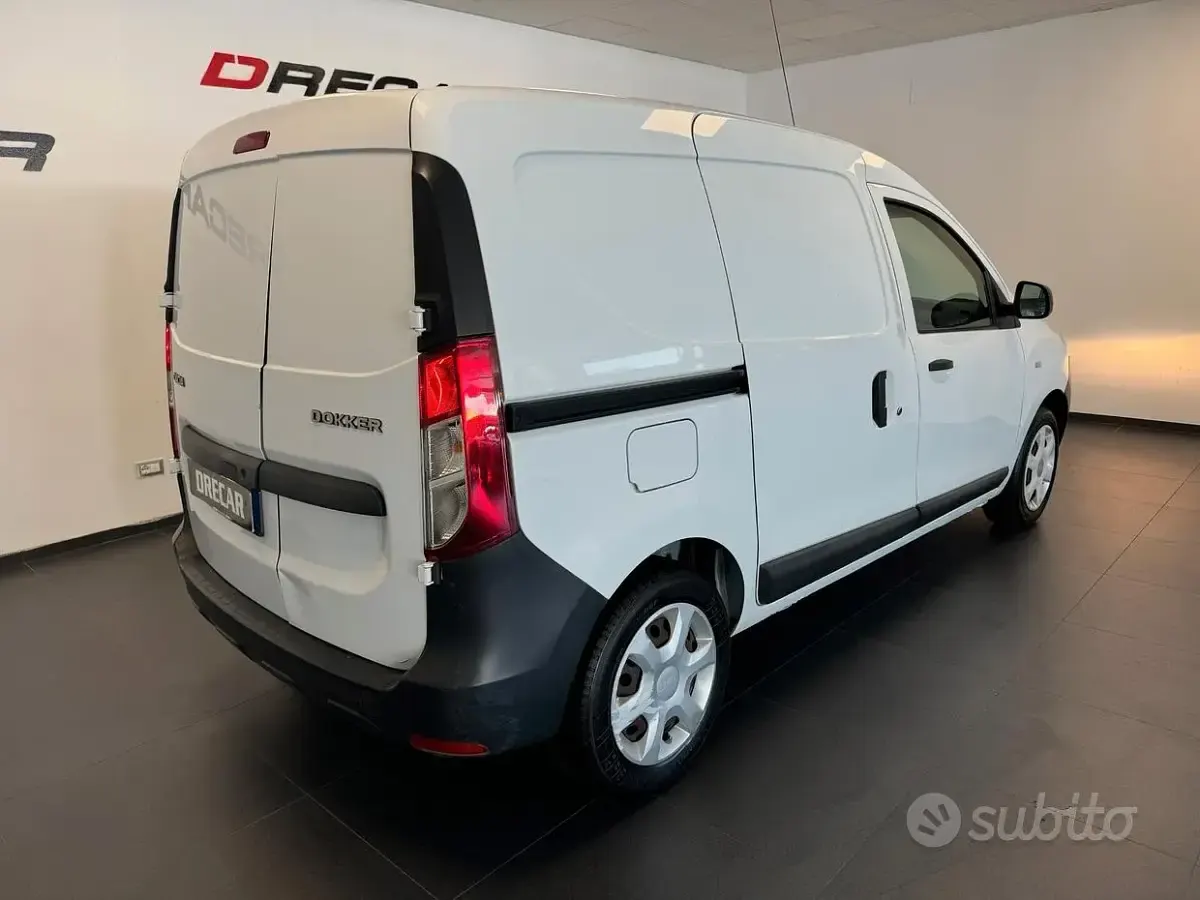 Usata Dacia Dokker Ambiance 83 CV (61 kW) 2014 Bianco Monovolume