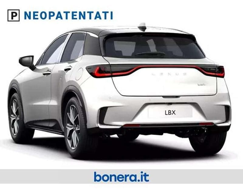 Nuova Lexus LBX 136 CV (100 kW) 2026 Pure white / black (non ord) SUV