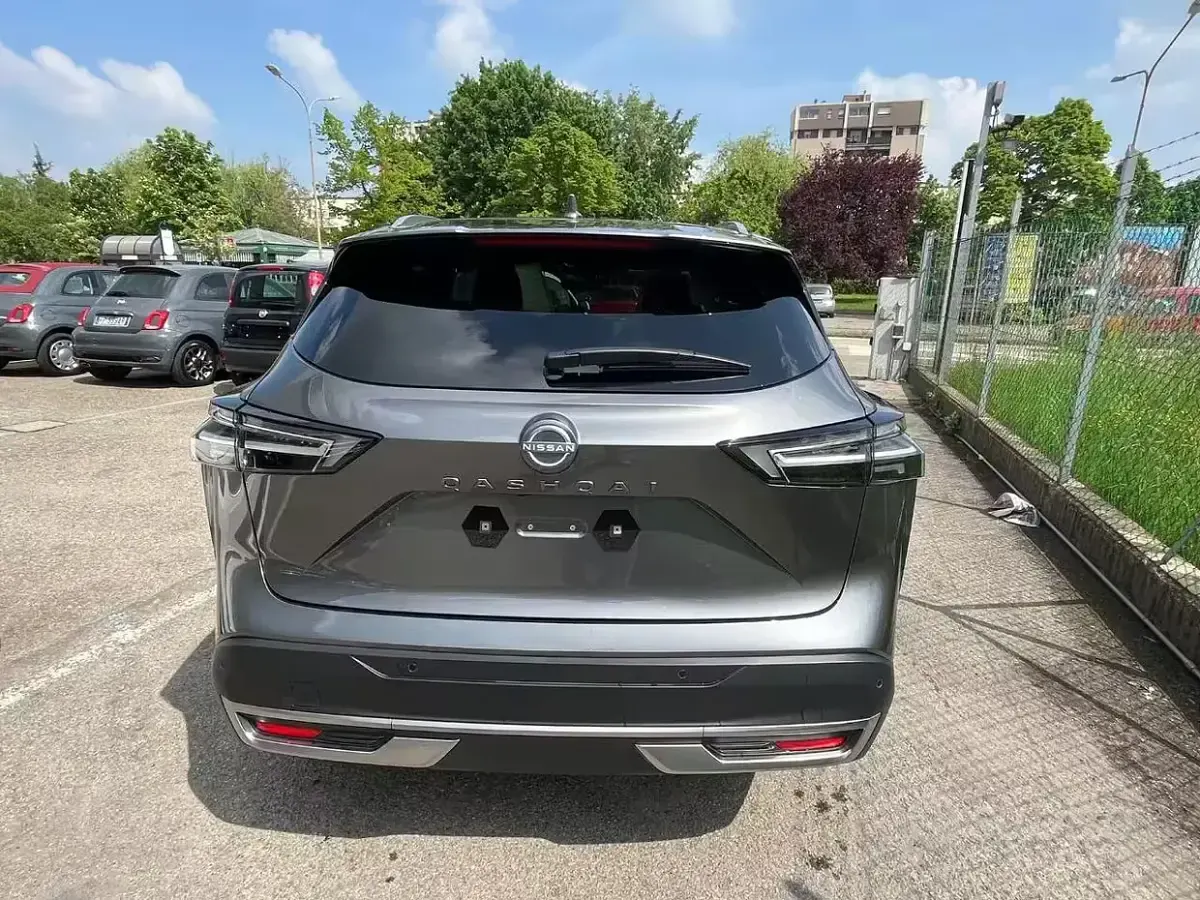 Nuova Nissan Qashqai N-Connecta 158 CV (116 kW) 2026 Grigio scuro metallizzato SUV