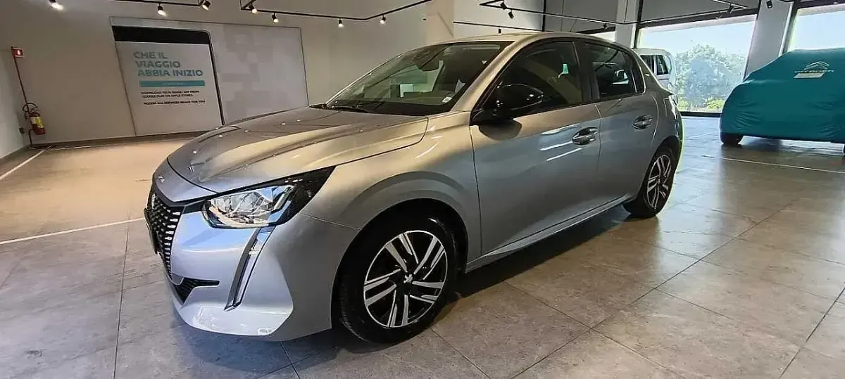 Usata Peugeot 208 Active 75 CV (55 kW) 2023 Utilitaria