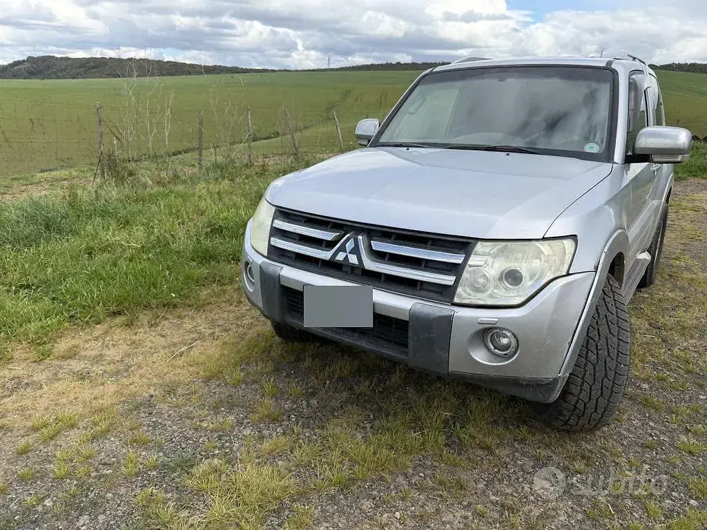 Usata Mitsubishi Pajero 170 CV (125 kW) 2008 Grigio SUV