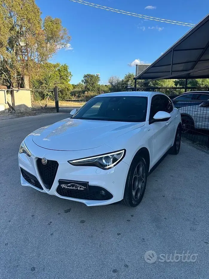 Usata Alfa Romeo Stelvio Sprint 190 CV (139 kW) 2022 Bianco SUV