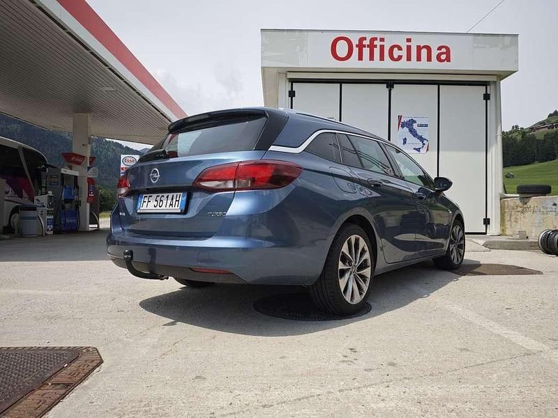 Usata 2016 Opel Astra Innovation Station wagon | 11.000 € (Cara) - Immagine 1/4