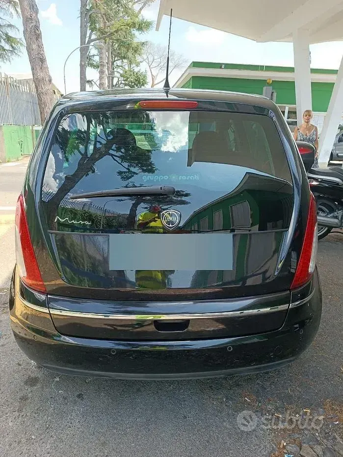 Usata Lancia Musa 95 CV (69 kW) 2012 Nero Monovolume