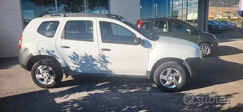 Usata Dacia Duster Lauréate 110 CV (80 kW) 2014 Bianco SUV