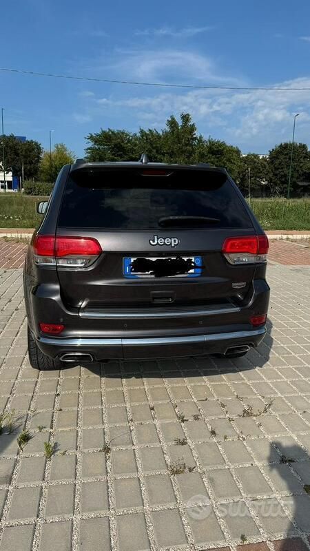 Usata Jeep Grand Cherokee Summit 250 CV (183 kW) 2016 Grigio SUV