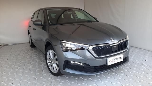 Usata Skoda Scala Style 110 CV (80 kW) 2022 Grigio scuro Utilitaria