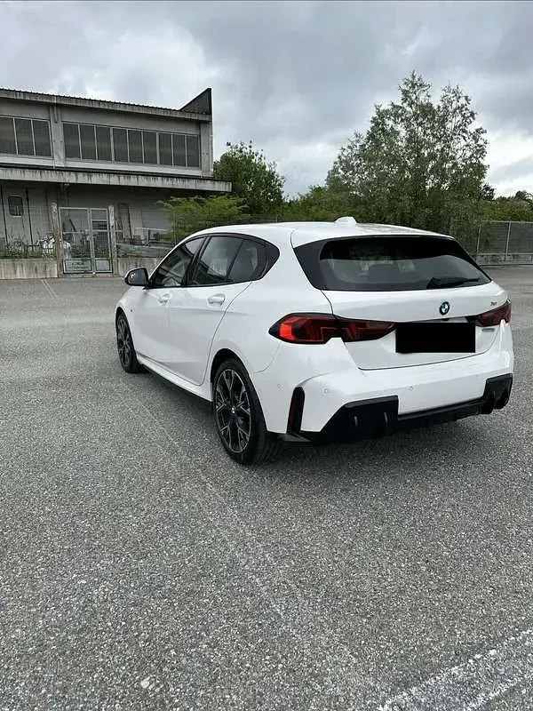 Usata BMW 116 Efficient Dynamics 122 CV (89 kW) 2025 Bianco Utilitaria