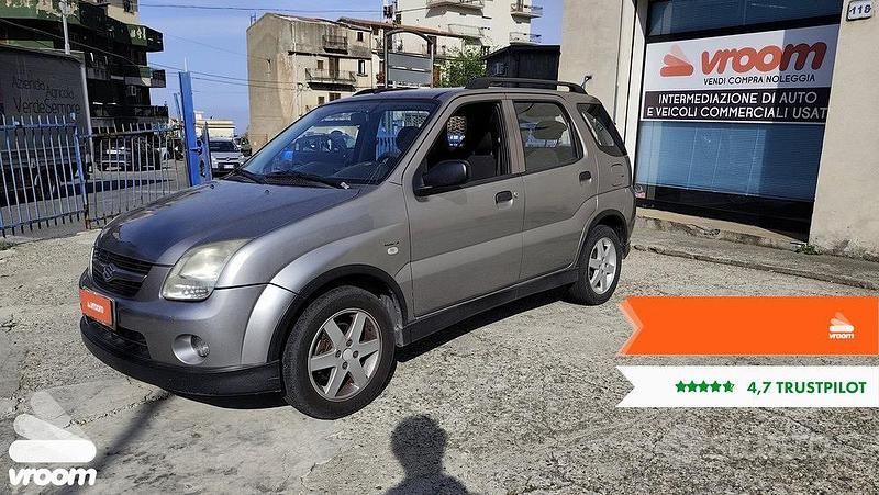 Usado Suzuki Ignis 99 CV (72 kW) 2004 Gris Utilitario