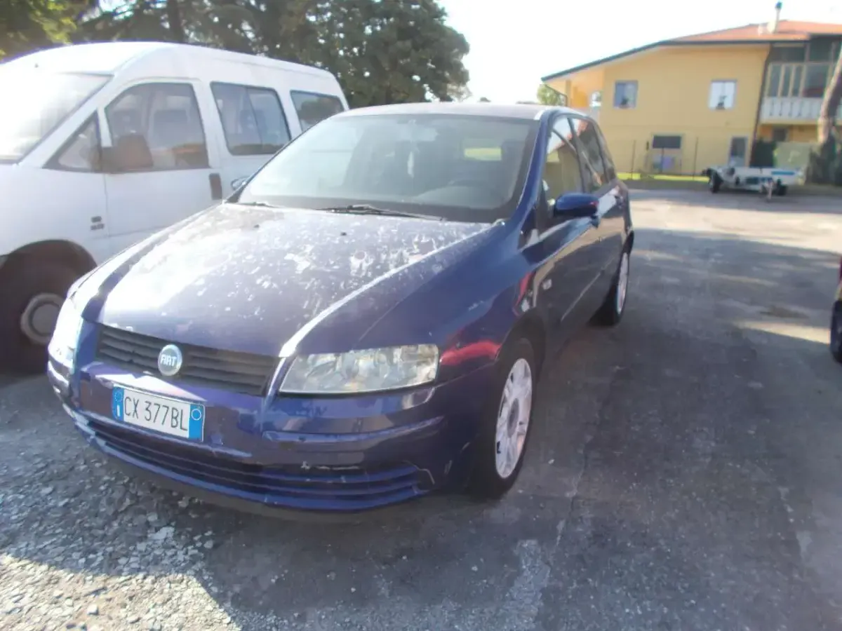 Usata Fiat Stilo Dynamic 116 CV (85 kW) 2005 Blu/azzurro Berlina