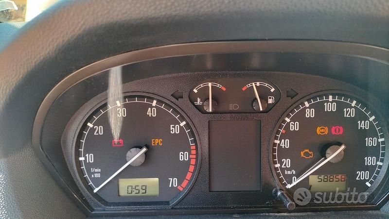 Usata Skoda Fabia 2005 Grigio Berlina