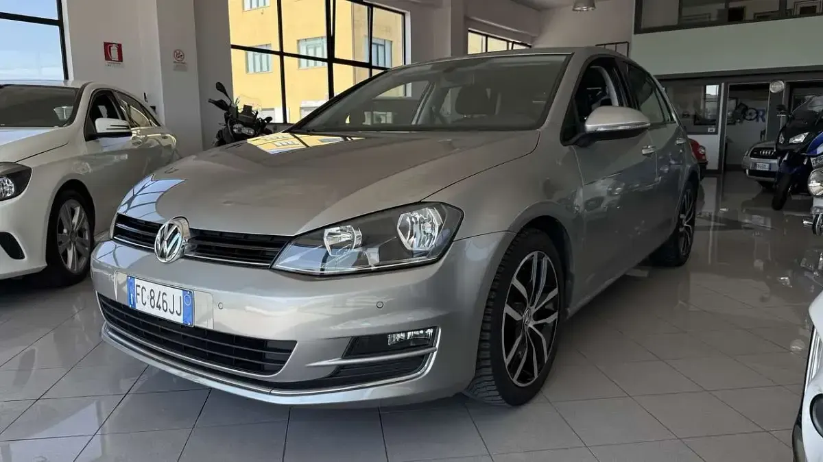Usata VW Golf VII Highline 110 CV (80 kW) 2016 Grigio Berlina