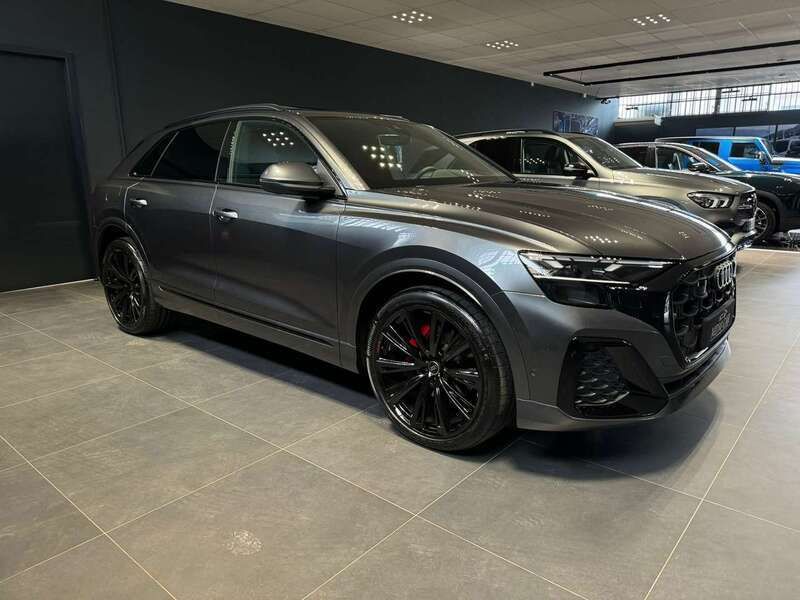 Usata Audi Q8 S-Line 286 CV (210 kW) 2024 Grigio SUV