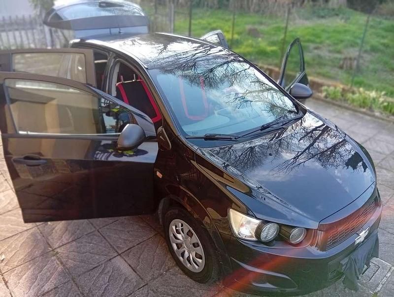 Usata Chevrolet Aveo LS 86 CV (63 kW) 2013 Nero Berlina