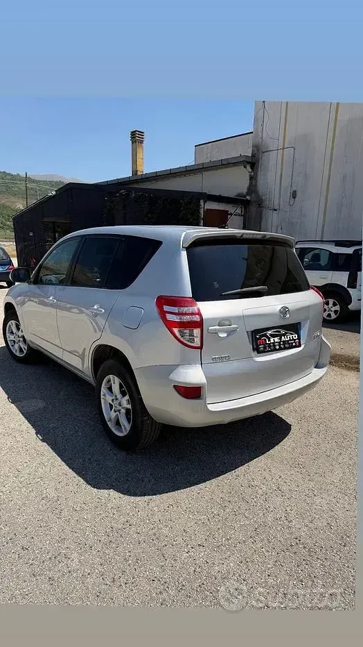 Usata Toyota RAV4 Luxury 150 CV (110 kW) 2010 Grigio SUV