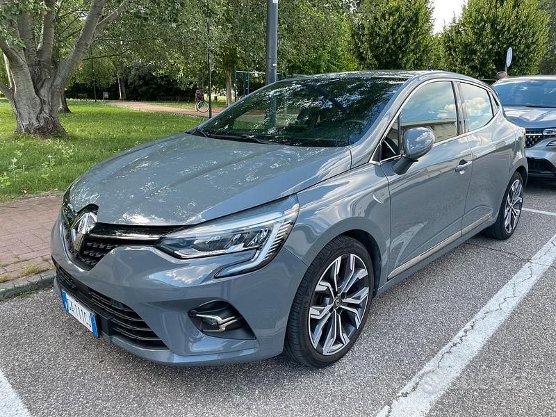 Grigio Usata 2020 Renault Clio V Due volumi | 13.500 € - Immagine 1/4