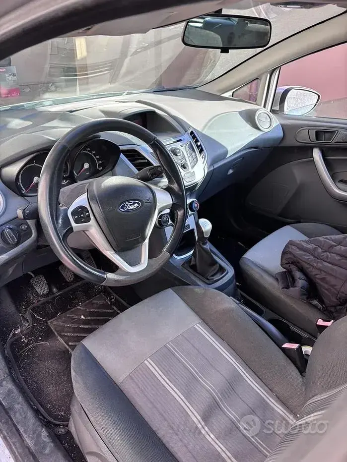 Usata Ford Fiesta 82 CV (60 kW) 2010 Berlina