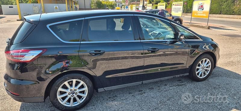 Usata Ford S-MAX Titanium 150 CV (110 kW) 2016 Nero Monovolume