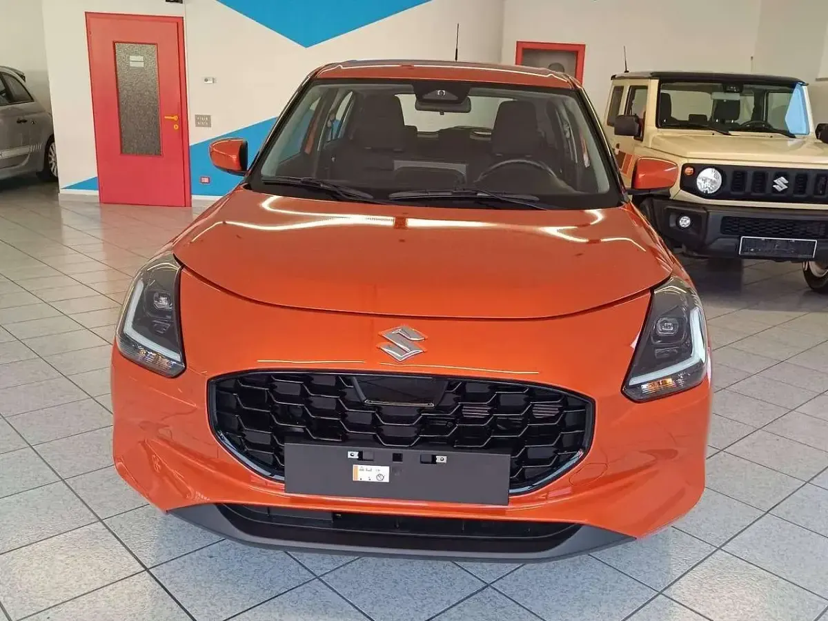 Nuova Suzuki Swift 90 CV (66 kW) 2025 Arancione Utilitaria