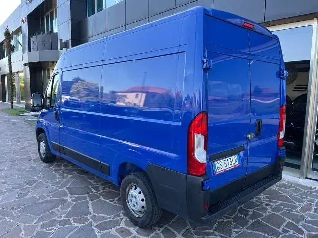 Usata Peugeot Boxer 140 CV (102 kW) 2023 Blu Furgone