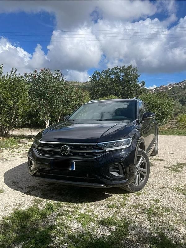 Usata VW T-Roc R-line 150 CV (110 kW) 2023 Nero SUV