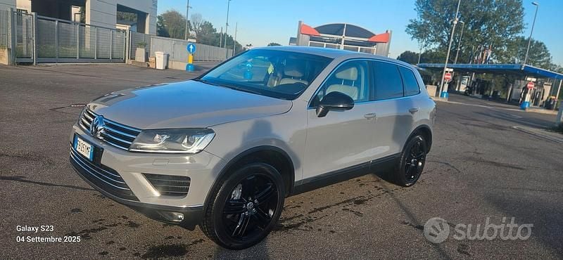 Usata VW Touareg 204 CV (150 kW) 2015 Grigio SUV