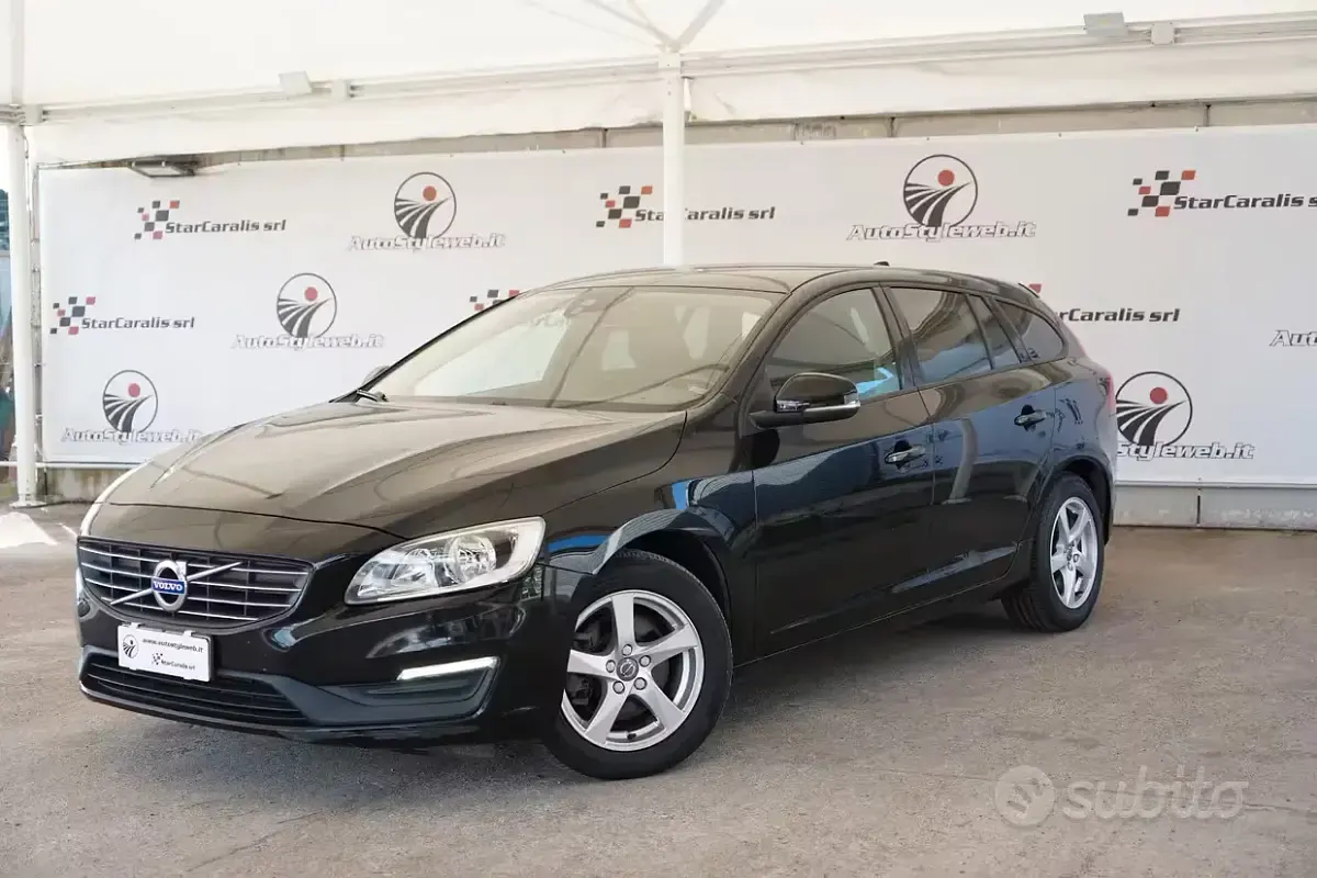Usata Volvo V60 Kinetic 115 CV (84 kW) 2015 Nero Station wagon