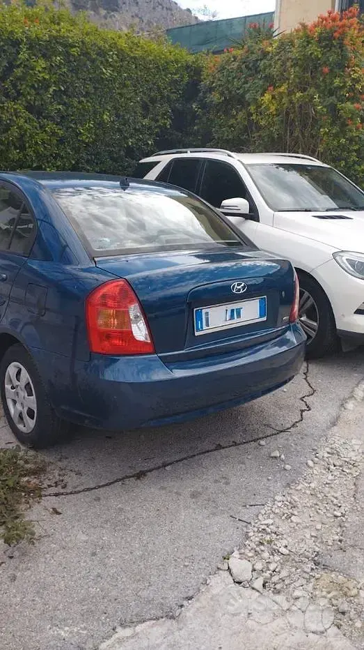 Usata Hyundai Accent 110 CV (80 kW) 2007 Blu Berlina