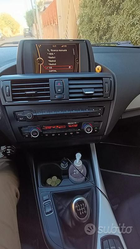 Usata BMW 2000 Sport Line 120 CV (88 kW) 2012 Blu Berlina