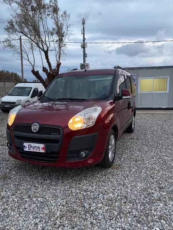 Usata Fiat Doblò Emotion 135 CV (99 kW) 2011 Rosso Monovolume