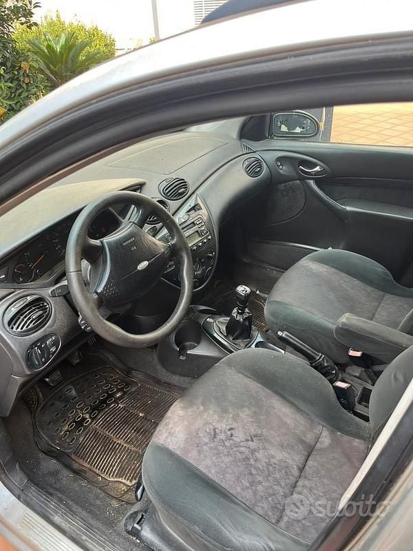 Usata Ford Focus 115 CV (84 kW) 2001 Berlina