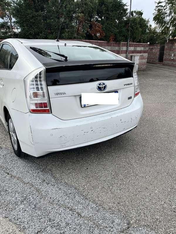 Usata Toyota Prius 99 CV (72 kW) 2010 Bianco Berlina
