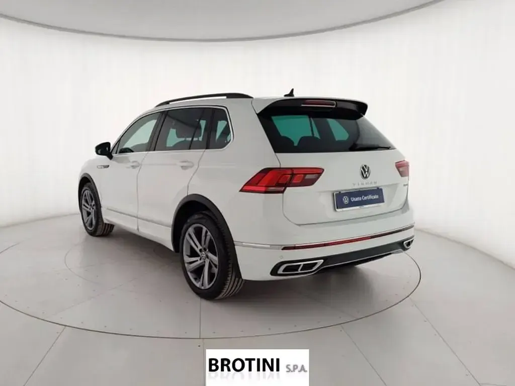 Usata VW Tiguan R-line 150 CV (110 kW) 2023 Bianco metallizzato SUV
